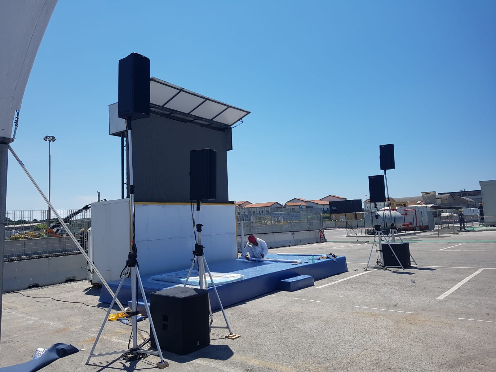 ledwall noleggio scaricato da camion